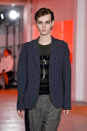 Défilé Kiko Kostadinov de la mode homme Printemps Été 2026 dans le cadre de la Fashion Week de Paris A model walks the runway during the Kiko Kostadinov Homme Ready to Wear Spring Summer 2026 fashion show as part of the Paris Menswear Fashion Week on June 28, 2025 in Paris, France Paris France  Copyright: xAgencex xBestimagexAgencex xBestimagex