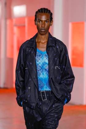 Défilé Kiko Kostadinov de la mode homme Printemps Été 2026 dans le cadre de la Fashion Week de Paris A model walks the runway during the Kiko Kostadinov Homme Ready to Wear Spring Summer 2026 fashion show as part of the Paris Menswear Fashion Week on June 28, 2025 in Paris, France Paris France  Copyright: xAgencex xBestimagexAgencex xBestimagex