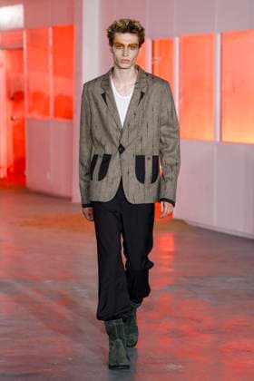 Défilé Kiko Kostadinov de la mode homme Printemps Été 2026 dans le cadre de la Fashion Week de Paris A model walks the runway during the Kiko Kostadinov Homme Ready to Wear Spring Summer 2026 fashion show as part of the Paris Menswear Fashion Week on June 28, 2025 in Paris, France Paris France  Copyright: xAgencex xBestimagexAgencex xBestimagex