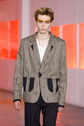 Défilé Kiko Kostadinov de la mode homme Printemps Été 2026 dans le cadre de la Fashion Week de Paris A model walks the runway during the Kiko Kostadinov Homme Ready to Wear Spring Summer 2026 fashion show as part of the Paris Menswear Fashion Week on June 28, 2025 in Paris, France Paris France  Copyright: xAgencex xBestimagexAgencex xBestimagex