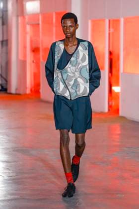 Défilé Kiko Kostadinov de la mode homme Printemps Été 2026 dans le cadre de la Fashion Week de Paris A model walks the runway during the Kiko Kostadinov Homme Ready to Wear Spring Summer 2026 fashion show as part of the Paris Menswear Fashion Week on June 28, 2025 in Paris, France Paris France  Copyright: xAgencex xBestimagexAgencex xBestimagex