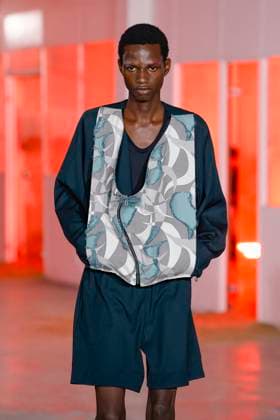 Défilé Kiko Kostadinov de la mode homme Printemps Été 2026 dans le cadre de la Fashion Week de Paris A model walks the runway during the Kiko Kostadinov Homme Ready to Wear Spring Summer 2026 fashion show as part of the Paris Menswear Fashion Week on June 28, 2025 in Paris, France Paris France  Copyright: xAgencex xBestimagexAgencex xBestimagex