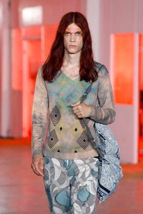 Défilé Kiko Kostadinov de la mode homme Printemps Été 2026 dans le cadre de la Fashion Week de Paris A model walks the runway during the Kiko Kostadinov Homme Ready to Wear Spring Summer 2026 fashion show as part of the Paris Menswear Fashion Week on June 28, 2025 in Paris, France Paris France  Copyright: xAgencex xBestimagexAgencex xBestimagex