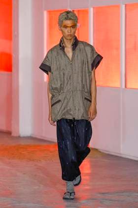 Défilé Kiko Kostadinov de la mode homme Printemps Été 2026 dans le cadre de la Fashion Week de Paris A model walks the runway during the Kiko Kostadinov Homme Ready to Wear Spring Summer 2026 fashion show as part of the Paris Menswear Fashion Week on June 28, 2025 in Paris, France Paris France  Copyright: xAgencex xBestimagexAgencex xBestimagex