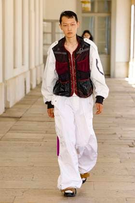 Défilé Kolor de la mode homme Printemps Été 2026 dans le cadre de la Fashion Week de Paris A model walks the runway during the Kolor Homme Ready to Wear Spring Summer 2026 fashion show as part of the Paris Menswear Fashion Week on June 28, 2025 in Paris, France Paris France  Copyright: xAgencex xBestimagexAgencex xBestimagex