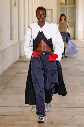 Défilé Kolor de la mode homme Printemps Été 2026 dans le cadre de la Fashion Week de Paris A model walks the runway during the Kolor Homme Ready to Wear Spring Summer 2026 fashion show as part of the Paris Menswear Fashion Week on June 28, 2025 in Paris, France Paris France  Copyright: xAgencex xBestimagexAgencex xBestimagex