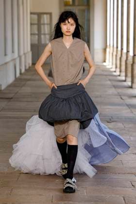 Défilé Kolor de la mode homme Printemps Été 2026 dans le cadre de la Fashion Week de Paris A model walks the runway during the Kolor Homme Ready to Wear Spring Summer 2026 fashion show as part of the Paris Menswear Fashion Week on June 28, 2025 in Paris, France Paris France  Copyright: xAgencex xBestimagexAgencex xBestimagex