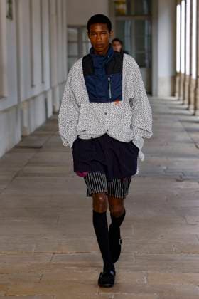 Défilé Kolor de la mode homme Printemps Été 2026 dans le cadre de la Fashion Week de Paris A model walks the runway during the Kolor Homme Ready to Wear Spring Summer 2026 fashion show as part of the Paris Menswear Fashion Week on June 28, 2025 in Paris, France Paris France  Copyright: xAgencex xBestimagexAgencex xBestimagex
