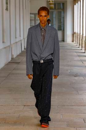 Défilé Kolor de la mode homme Printemps Été 2026 dans le cadre de la Fashion Week de Paris A model walks the runway during the Kolor Homme Ready to Wear Spring Summer 2026 fashion show as part of the Paris Menswear Fashion Week on June 28, 2025 in Paris, France Paris France  Copyright: xAgencex xBestimagexAgencex xBestimagex