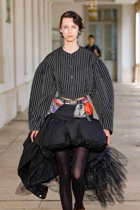 Défilé Kolor de la mode homme Printemps Été 2026 dans le cadre de la Fashion Week de Paris A model walks the runway during the Kolor Homme Ready to Wear Spring Summer 2026 fashion show as part of the Paris Menswear Fashion Week on June 28, 2025 in Paris, France Paris France  Copyright: xAgencex xBestimagexAgencex xBestimagex