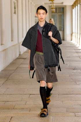 Défilé Kolor de la mode homme Printemps Été 2026 dans le cadre de la Fashion Week de Paris A model walks the runway during the Kolor Homme Ready to Wear Spring Summer 2026 fashion show as part of the Paris Menswear Fashion Week on June 28, 2025 in Paris, France Paris France  Copyright: xAgencex xBestimagexAgencex xBestimagex