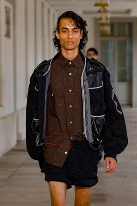 Défilé Kolor de la mode homme Printemps Été 2026 dans le cadre de la Fashion Week de Paris A model walks the runway during the Kolor Homme Ready to Wear Spring Summer 2026 fashion show as part of the Paris Menswear Fashion Week on June 28, 2025 in Paris, France Paris France  Copyright: xAgencex xBestimagexAgencex xBestimagex