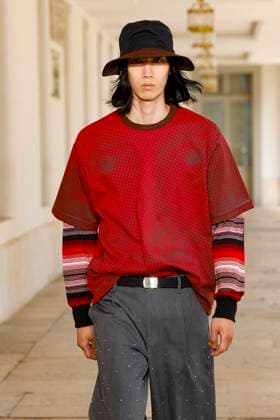 Défilé Kolor de la mode homme Printemps Été 2026 dans le cadre de la Fashion Week de Paris A model walks the runway during the Kolor Homme Ready to Wear Spring Summer 2026 fashion show as part of the Paris Menswear Fashion Week on June 28, 2025 in Paris, France Paris France  Copyright: xAgencex xBestimagexAgencex xBestimagex