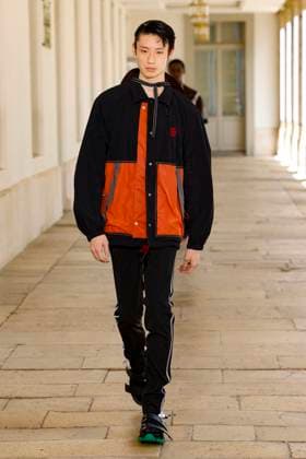 Défilé Kolor de la mode homme Printemps Été 2026 dans le cadre de la Fashion Week de Paris A model walks the runway during the Kolor Homme Ready to Wear Spring Summer 2026 fashion show as part of the Paris Menswear Fashion Week on June 28, 2025 in Paris, France Paris France  Copyright: xAgencex xBestimagexAgencex xBestimagex