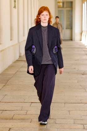 Défilé Kolor de la mode homme Printemps Été 2026 dans le cadre de la Fashion Week de Paris A model walks the runway during the Kolor Homme Ready to Wear Spring Summer 2026 fashion show as part of the Paris Menswear Fashion Week on June 28, 2025 in Paris, France Paris France  Copyright: xAgencex xBestimagexAgencex xBestimagex