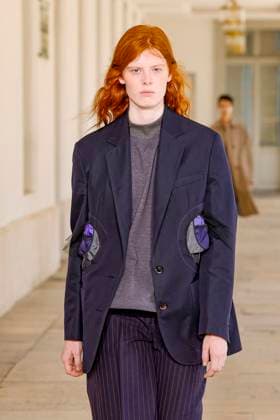 Défilé Kolor de la mode homme Printemps Été 2026 dans le cadre de la Fashion Week de Paris A model walks the runway during the Kolor Homme Ready to Wear Spring Summer 2026 fashion show as part of the Paris Menswear Fashion Week on June 28, 2025 in Paris, France Paris France  Copyright: xAgencex xBestimagexAgencex xBestimagex