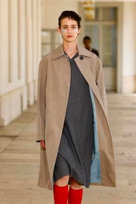 Défilé Kolor de la mode homme Printemps Été 2026 dans le cadre de la Fashion Week de Paris A model walks the runway during the Kolor Homme Ready to Wear Spring Summer 2026 fashion show as part of the Paris Menswear Fashion Week on June 28, 2025 in Paris, France Paris France  Copyright: xAgencex xBestimagexAgencex xBestimagex