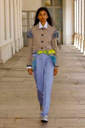 Défilé Kolor de la mode homme Printemps Été 2026 dans le cadre de la Fashion Week de Paris A model walks the runway during the Kolor Homme Ready to Wear Spring Summer 2026 fashion show as part of the Paris Menswear Fashion Week on June 28, 2025 in Paris, France Paris France  Copyright: xAgencex xBestimagexAgencex xBestimagex