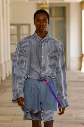 Défilé Kolor de la mode homme Printemps Été 2026 dans le cadre de la Fashion Week de Paris A model walks the runway during the Kolor Homme Ready to Wear Spring Summer 2026 fashion show as part of the Paris Menswear Fashion Week on June 28, 2025 in Paris, France Paris France  Copyright: xAgencex xBestimagexAgencex xBestimagex