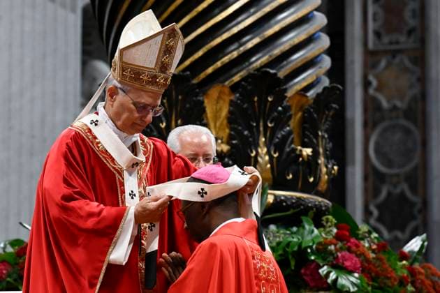 ITALY - POPE LEO XIV DURING A MASS ON THE DAY OF SAINTS PETER AND PAUL FEAST AT ST PETER S BASILICA IN THE VATICAN - 2025 6 29 Italy, Rome, Vatican, 2025 6 29 .Pope Leo XIV celebrating a Mass in St. Peter s Basilica at the Vatican, where he conferred the pallium on newly appointed metropolitan archbishops EDITORIAL USE ONLY - NO BOOKS Copyright: xVATICANxMEDIAx