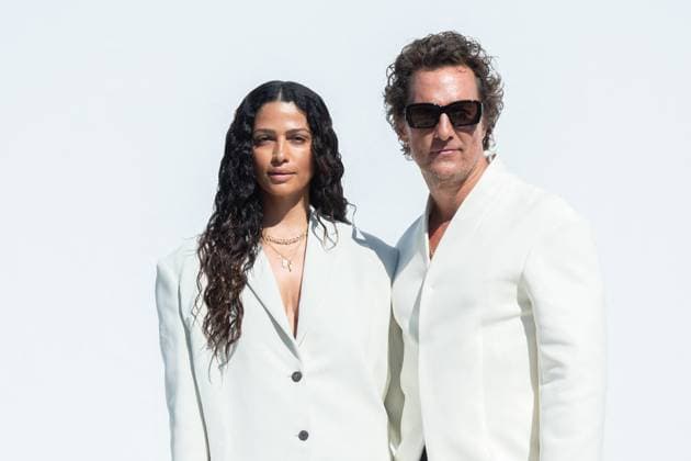 PFW Jacquemus Photocall Camilla Alves and Matthew McConaughey attending the Jacquemus Menswear Spring Summer 2026 show as part of Paris Fashion Week in Paris, France on June 29, 2025. Photo by Aurore Marechal ABACAPRESS.COM Paris France  Copyright: xMarechalxAurore ABACAx