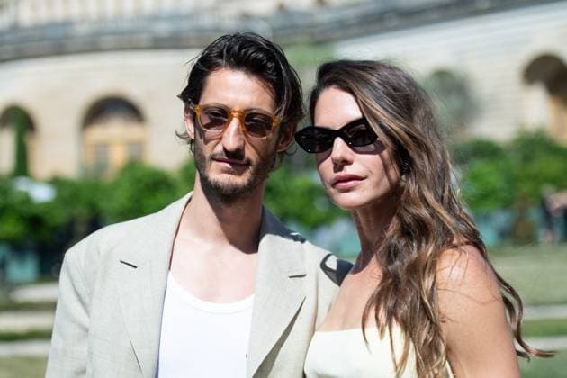 PFW Jacquemus Photocall Pierre Niney and Natasha Andrews attending the Jacquemus Menswear Spring Summer 2026 show as part of Paris Fashion Week in Paris, France on June 29, 2025. Photo by Aurore Marechal ABACAPRESS.COM Paris France  Copyright: xMarechalxAurore ABACAx