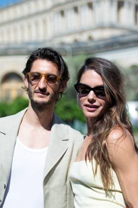 PFW Jacquemus Photocall Pierre Niney and Natasha Andrews attending the Jacquemus Menswear Spring Summer 2026 show as part of Paris Fashion Week in Paris, France on June 29, 2025. Photo by Aurore Marechal ABACAPRESS.COM Paris France  Copyright: xMarechalxAurore ABACAx
