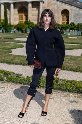 Photocall of the Jaquemus Menswear Spring Summer 2026 show as part of Paris Fashion Week in the Orangerie Gardens in Versailles Jeanne Damas at the photocall of the Jaquemus Menswear Spring Summer 2026 show as part of Paris Fashion Week in the Orangerie Gardens in Versailles, France, on June 29, 2025 Olivier Borde Bestimage Celebs attend the Jacquemus Menswear Spring Summer 2026 show as part of Paris Fashion Week on June 29, 2025 in Paris, France Versailles France  Copyright: xOLIVIERxBORDEx xBESTIMAGExOLIVIERxBORDEx xBESTIMAGEx