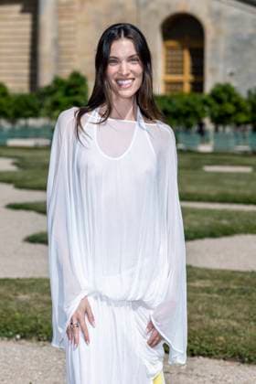 Photocall of the Jaquemus Menswear Spring Summer 2026 show as part of Paris Fashion Week in the Orangerie Gardens in Versailles Charlotte Cardin VIP @ Jacquemus Menswear Spring Summer 2026 show as part of Paris Fashion Week in the Orangerie Gardens in Versailles on June 29, 2025 in Paris, France Versailles France at the photocall of the Jaquemus Menswear Spring Summer 2026 show as part of Paris Fashion Week in the Orangerie Gardens in Versailles, France, le 29, 2025 Olivier Borde Bestimage Celebs attend the Jacquemus Menswear Spring Summer 2026 show as part of Paris Fashion Week on June 29, 2025 in Paris, France Versailles France  Copyright: xOLIVIERxBORDEx xBESTIMAGExOLIVIERxBORDEx xBESTIMAGEx