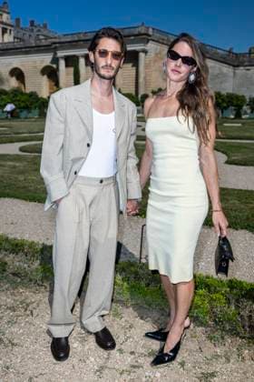 Photocall of the Jaquemus Menswear Spring Summer 2026 show as part of Paris Fashion Week in the Orangerie Gardens at Versailles Pierre Niney and Natasha Andrews at the photocall of the Jaquemus Menswear Spring Summer 2026 show as part of Paris Fashion Week in the Orangerie Gardens at Versailles, France, le 29, 2025 Olivier Borde Bestimage Celebs attend the Jacquemus Menswear Spring Summer 2026 show as part of Paris Fashion Week on June 29, 2025 in Paris, France Versailles France  Copyright: xOLIVIERxBORDEx xBESTIMAGExOLIVIERxBORDEx xBESTIMAGEx