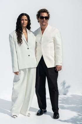 Photocall of the Jaquemus Menswear Spring Summer 2026 show as part of Paris Fashion Week in the Orangerie Gardens at Versailles Camilla Alves, Matthew McConaughey at the photocall of the Jaquemus Menswear Spring Summer 2026 show as part of Paris Fashion Week in the Orangerie Gardens at Versailles, France, le 29, 2025 Olivier Borde Bestimage Celebs attend the Jacquemus Menswear Spring Summer 2026 show as part of Paris Fashion Week on June 29, 2025 in Paris, France Versailles France  Copyright: xOLIVIERxBORDEx xBESTIMAGExOLIVIERxBORDEx xBESTIMAGEx