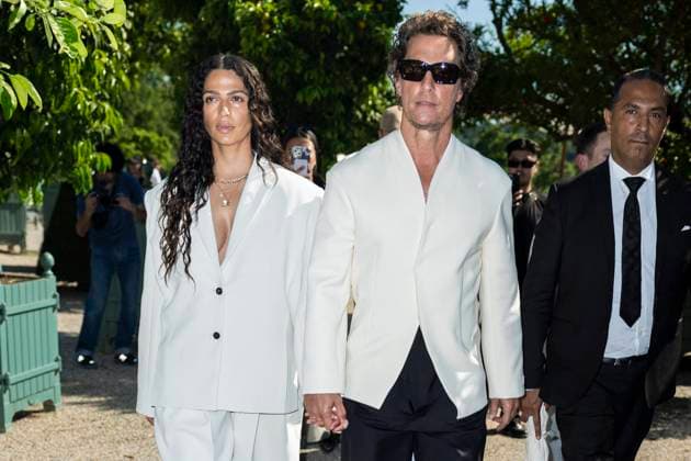 Photocall of the Jaquemus Menswear Spring Summer 2026 show as part of Paris Fashion Week in the Orangerie Gardens at Versailles Camilla Alves, Matthew McConaughey at the photocall of the Jaquemus Menswear Spring Summer 2026 show as part of Paris Fashion Week in the Orangerie Gardens at Versailles, France, le 29, 2025 Olivier Borde Bestimage Celebs attend the Jacquemus Menswear Spring Summer 2026 show as part of Paris Fashion Week on June 29, 2025 in Paris, France Versailles France  Copyright: xOLIVIERxBORDEx xBESTIMAGExOLIVIERxBORDEx xBESTIMAGEx