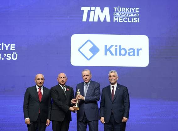 Turkish President Recep Tayyip Erdogan ISTANBUL, TURKIYE - JUNE 30: (----EDITORIAL USE ONLY - MANDATORY CREDIT - TURKISH PRESIDENCY MURAT KULA HANDOUT - NO MARKETING NO ADVERTISING CAMPAIGNS - DISTRIBUTED AS A SERVICE TO CLIENTS----) Turkish President Recep Tayyip Erdogan (2nd R) presents awards to the recipients during the 32nd Ordinary General Assembly of Turkiye Exporters Assembly and Export Champions Award Ceremony at Halic Congress Center in Istanbul, Turkiye on June 30, 2025. Turkish Trade Minister Omer Bolat (R) was also present at the ceremony. Turkish Presidency Murat Kula Handout Anadolu Istanbul Turkey. Editorial use only. Please get in touch for any other usage.  Copyright: x2025xAnadoluxTurkishxPresidencyx xMuratxKulax xHandoutx