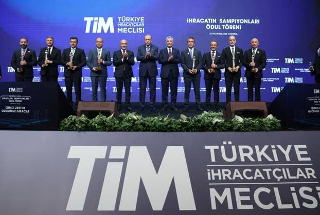 Turkish President Recep Tayyip Erdogan ISTANBUL, TURKIYE - JUNE 30: (----EDITORIAL USE ONLY - MANDATORY CREDIT - TURKISH PRESIDENCY MURAT KULA HANDOUT - NO MARKETING NO ADVERTISING CAMPAIGNS - DISTRIBUTED AS A SERVICE TO CLIENTS----) Turkish President Recep Tayyip Erdogan presents awards to the recipients during the 32nd Ordinary General Assembly of Turkiye Exporters Assembly and Export Champions Award Ceremony at Halic Congress Center in Istanbul, Turkiye on June 30, 2025. Turkish Trade Minister Omer Bolat and Chairman of Turkish Exporters Assembly Mustafa Gultepe were also present at the ceremony. Turkish Presidency Murat Kula Handout Anadolu Istanbul Turkey. Editorial use only. Please get in touch for any other usage.  Copyright: x2025xAnadoluxTurkishxPresidencyx xMuratxKulax xHandoutx
