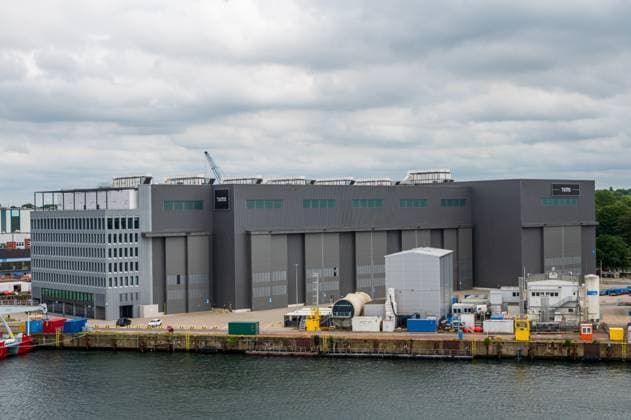 TKMS ehemals TyssenKrupp Marinesystems in Kiel, die neuen Hallen zum Bau von modernen Ubooten *** TKMS formerly TyssenKrupp Marinesystems in Kiel, the new halls for the construction of modern submarines