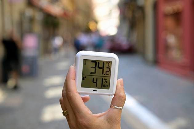 Heat islands in Lyon on June 30, 2025 PHOTOPQR LE PROGRES Maxime JEGAT Lyon 30 06 2025 Heat islands in Lyon on June 30, 2025 Heat islands in Lyon 34.2 degrees recorded at 12  Copyright: xPHOTOPQR LExPROGRES MAXPPPxMaximexJEGATx 20250630LPL6920 20250630LPL6920