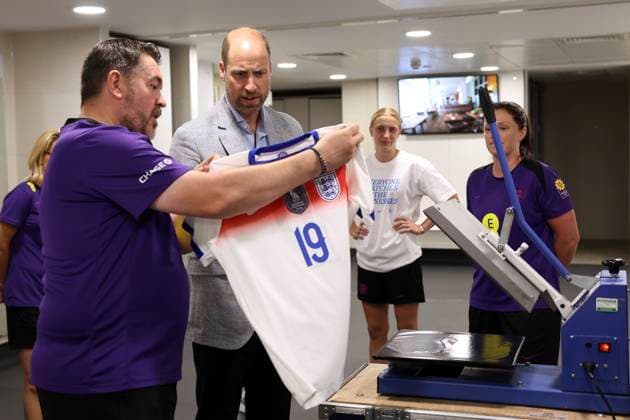 Britain Royals Britain s Prince William, the Prince of Wales, Patron of The Football Association, visits St. George s Park, England s national football centre, and watches how shirts are printed as he meets with the England Women s team and wish them luck ahead of the 2025 UEFA Women s Euros competition in Burton on Trent, Monday, June 30, 2025.(AP Photo Darren Staples, Pool), Credit:Darren Staples Avalon GBR, Burton on Trent Copyright: xDarrenxStaplesx xAvalonx 1016476691