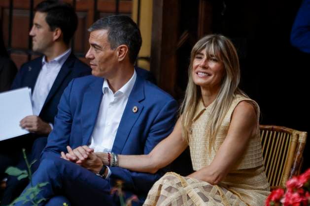 Spanish Prime Minister Pedro Sanchez (l) and his wife Begona Gomez (R) attend the official dinner for attendees to the UN’s 4th International Conference on Financing for Development (FFD4) in Seville, Spain, 30 June 2025. The event will run until 03 July. 4th International Conference on Financing for Development in Seville !ACHTUNG: NUR REDAKTIONELLE NUTZUNG!  Copyright: xJuanJoxMartInx GRAF7325 20250630-55017280341_1