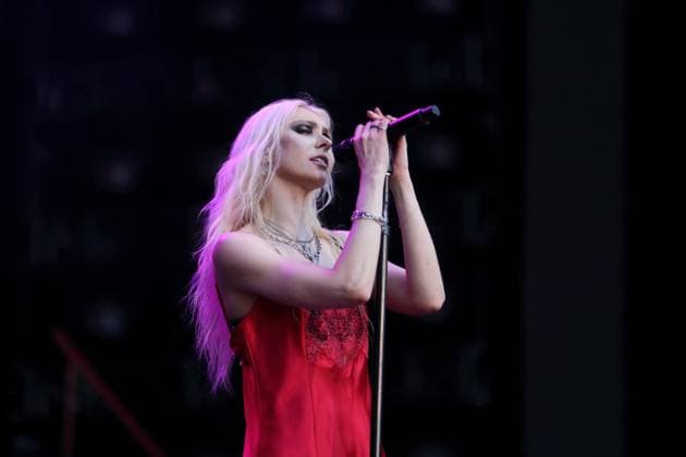 Entertainment Themen der Woche KW27 Bilder des Jahres 2025, Entertainment 06 Juni Taylor Momsen von der Band The Pretty Reckless bei einem Konzert als Support für AC DC im Olympiastadion in Berlin, 30. Juni 2025. The Pretty Reckless Konzert Berlin *** Taylor Momsen from the band The Pretty Reckless at a concert as support for AC DC at the Olympiastadion in Berlin, June 30, 2025 The Pretty Reckless concert Berlin