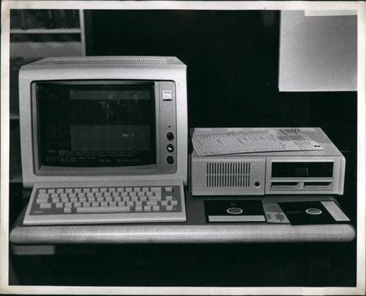 Computer Elektronik Roboter Technologie Fernseher 1980 – IBM stellt seinen neuen PC in New York vor *** Computer Electronics Robots Technology Television 1980 – IBM provides its New PC in New York before  Copyright: xUnitedxArchivesx xkpaxKeystonex 19600111_baf_k09_1416