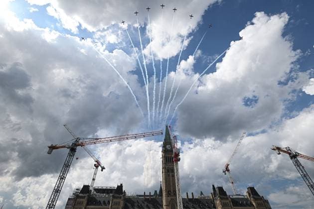 July 1, 2025, Ottawa, On, Canada: Royal Canadian Air Force (RCAF) Snowbirds conduct a fly-past over Parliament Hill during Canada Day celebrations at LeBreton Flats in Ottawa, on Tuesday, July 1, 2025. Ottawa Canada  - ZUMAc35_ 20250701_zaf_c35_153 Copyright: xSpencerxColbyx