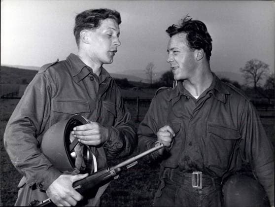 Deutschland Litauen Polen 1957 – Erste deutsche Wehrpflichtige nach dem Krieg. Zwei GIs 1957 *** Germany Lithuania Poland 1957 – First German Conscripts to the War Two GIs 1957  Copyright: xUnitedxArchivesx xkpaxKeystonex 19600114_baf_k09_1105