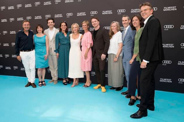 Thomas Linsmayer, Julia Weigl, Gillian Anderson, Raynor Winn, Christoph Gröner with team at the premiere of the feature film The Salt Path and the presentation of the CineMerit Award at the 42 Filmfest München 2025 at the Deutsches Theater Munich, 01 07 2025 Foto:xN.xKolinzx xFuturexImagex anderson_5743