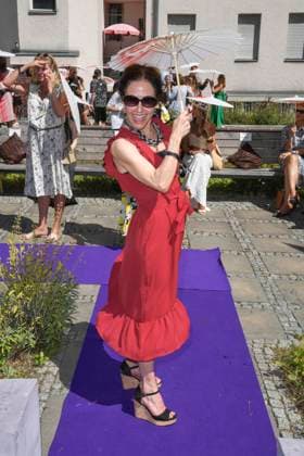 Anastasia Zampounidis presenter as guest at the fashion show by Anja Gockel Von welchen Farben traeumt dein Glueck during Berlin Fashion Week 2025 on 01 July 2025 in Berlin Berlin Germany