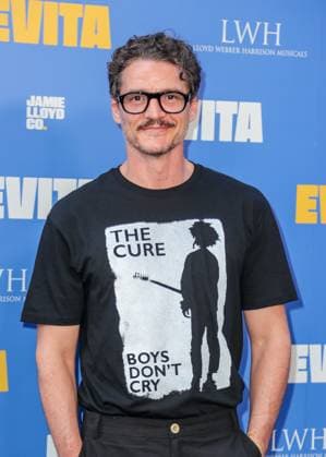 Arrivals for the Jamie Lloyd production of Evita at The London Palladium Featuring: Pedro Pascal Where: London, United Kingdom When: 02 Jul 2025 Credit: John Rainford Cover Images EDITORIAL USE ONLY. NOT FOR USE BY NEWSPAPERS BASED IN THE UK. Copyright: xx coverimg54888826