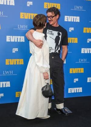 Arrivals for the Jamie Lloyd production of Evita at The London Palladium Featuring: Sarah Paulson, Pedro Pascal Where: London, United Kingdom When: 02 Jul 2025 Credit: John Rainford Cover Images EDITORIAL USE ONLY. NOT FOR USE BY NEWSPAPERS BASED IN THE UK. Copyright: xx coverimg54888829