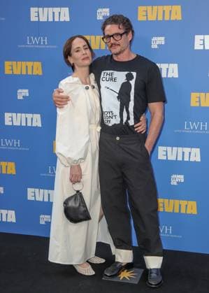 Arrivals for the Jamie Lloyd production of Evita at The London Palladium Featuring: Sarah Paulson, Pedro Pascal Where: London, United Kingdom When: 02 Jul 2025 Credit: John Rainford Cover Images EDITORIAL USE ONLY. NOT FOR USE BY NEWSPAPERS BASED IN THE UK. Copyright: xx coverimg54888834
