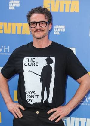 Arrivals for the Jamie Lloyd production of Evita at The London Palladium Featuring: Pedro Pascal Where: London, United Kingdom When: 02 Jul 2025 Credit: John Rainford Cover Images EDITORIAL USE ONLY. NOT FOR USE BY NEWSPAPERS BASED IN THE UK. Copyright: xx coverimg54888838