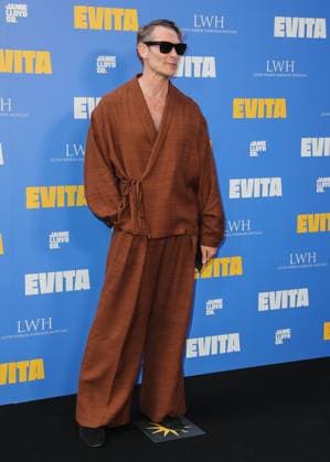 Arrivals for the Jamie Lloyd production of Evita at The London Palladium Featuring: John Partridge Where: London, United Kingdom When: 02 Jul 2025 Credit: John Rainford Cover Images EDITORIAL USE ONLY. NOT FOR USE BY NEWSPAPERS BASED IN THE UK. Copyright: xx coverimg54888758