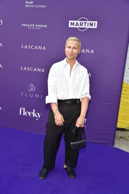 GermanyPremiere JURASSIC World Dawid Tomaszewski, Polish designer ã LASCANA Summer Club Ò the well-known Hamburg lingerie and beachwear brand transformed the urban location ãMaayaÒ in Berlin Friedrichshain into a tropical oasis with pool in Berlin, on 02 07 2025 Photopress Mueller
